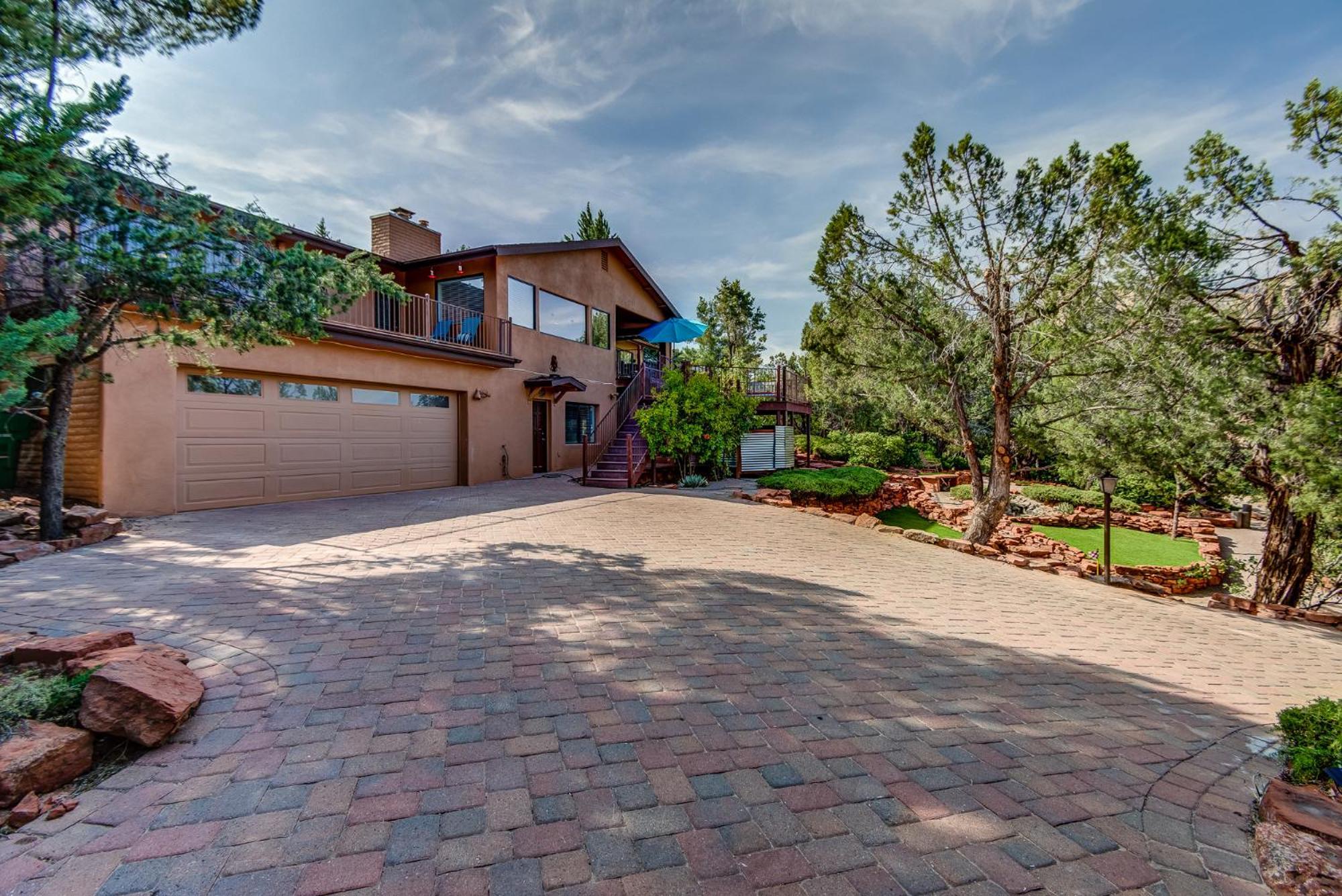 Sedona Dream Estate Offers Elevated Red Rock Views From Deck & Hot Tub Serene, Outdoor Fun! Villa Exterior photo