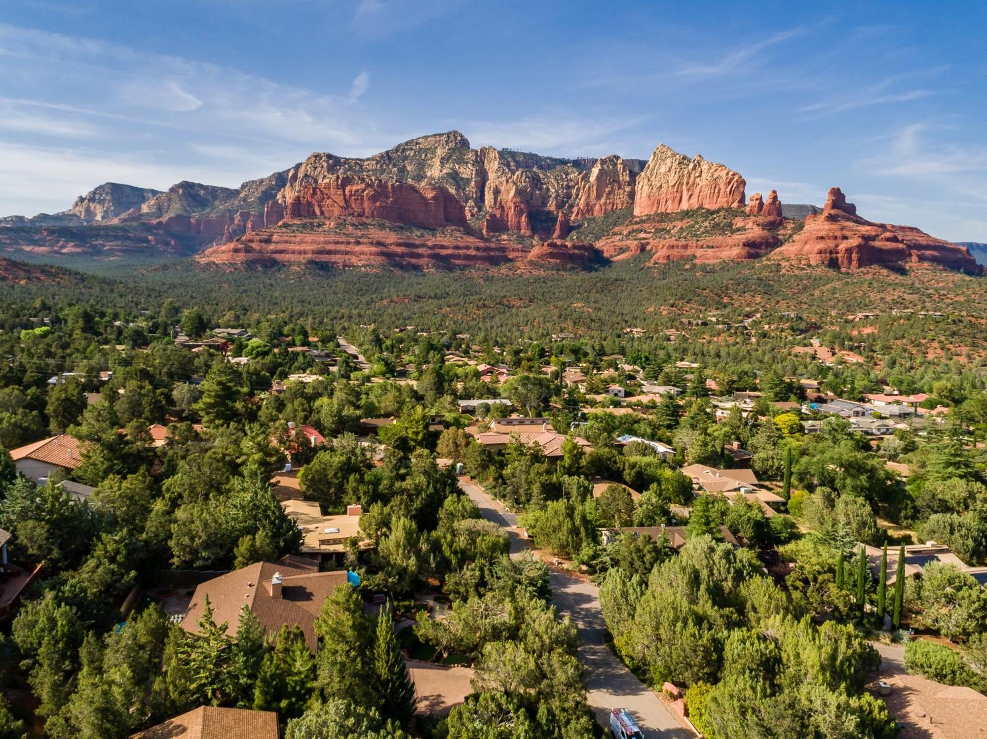 Sedona Dream Estate Offers Elevated Red Rock Views From Deck & Hot Tub Serene, Outdoor Fun! Villa Exterior photo