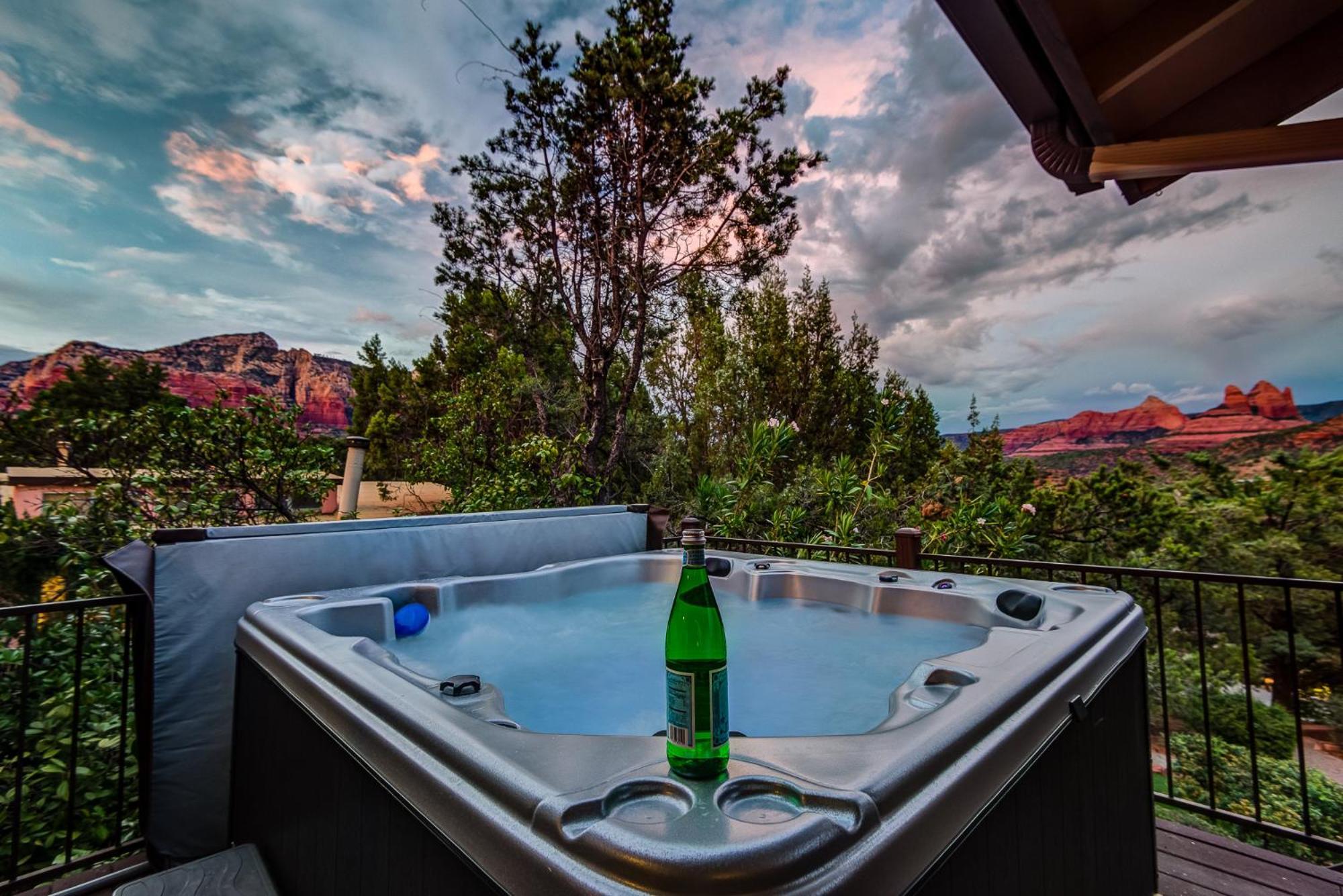 Sedona Dream Estate Offers Elevated Red Rock Views From Deck & Hot Tub Serene, Outdoor Fun! Villa Exterior photo