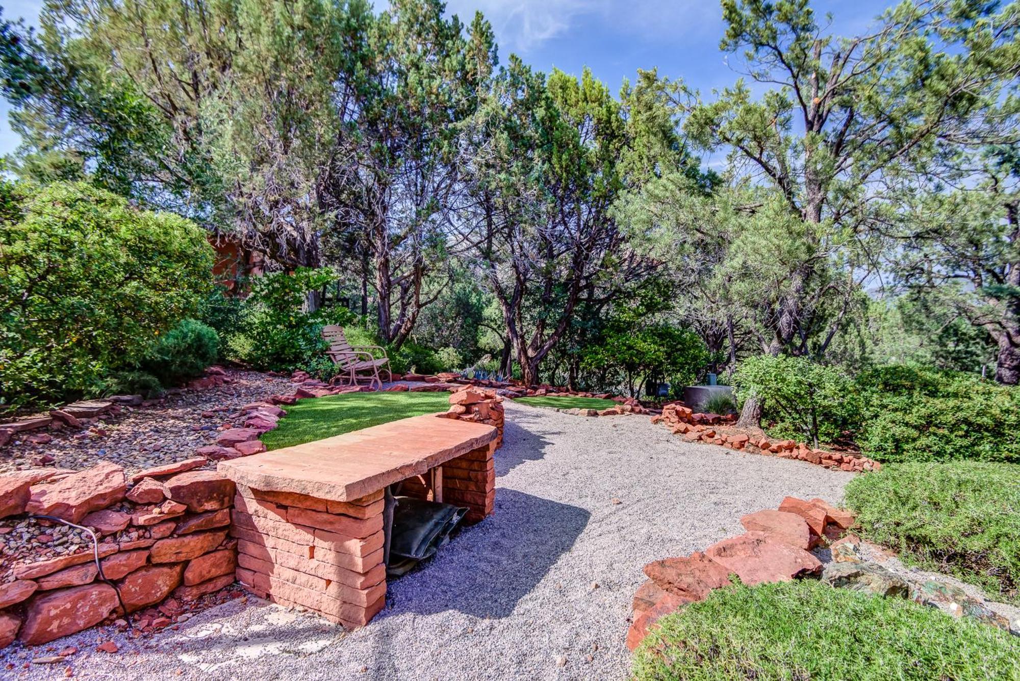 Sedona Dream Estate Offers Elevated Red Rock Views From Deck & Hot Tub Serene, Outdoor Fun! Villa Exterior photo