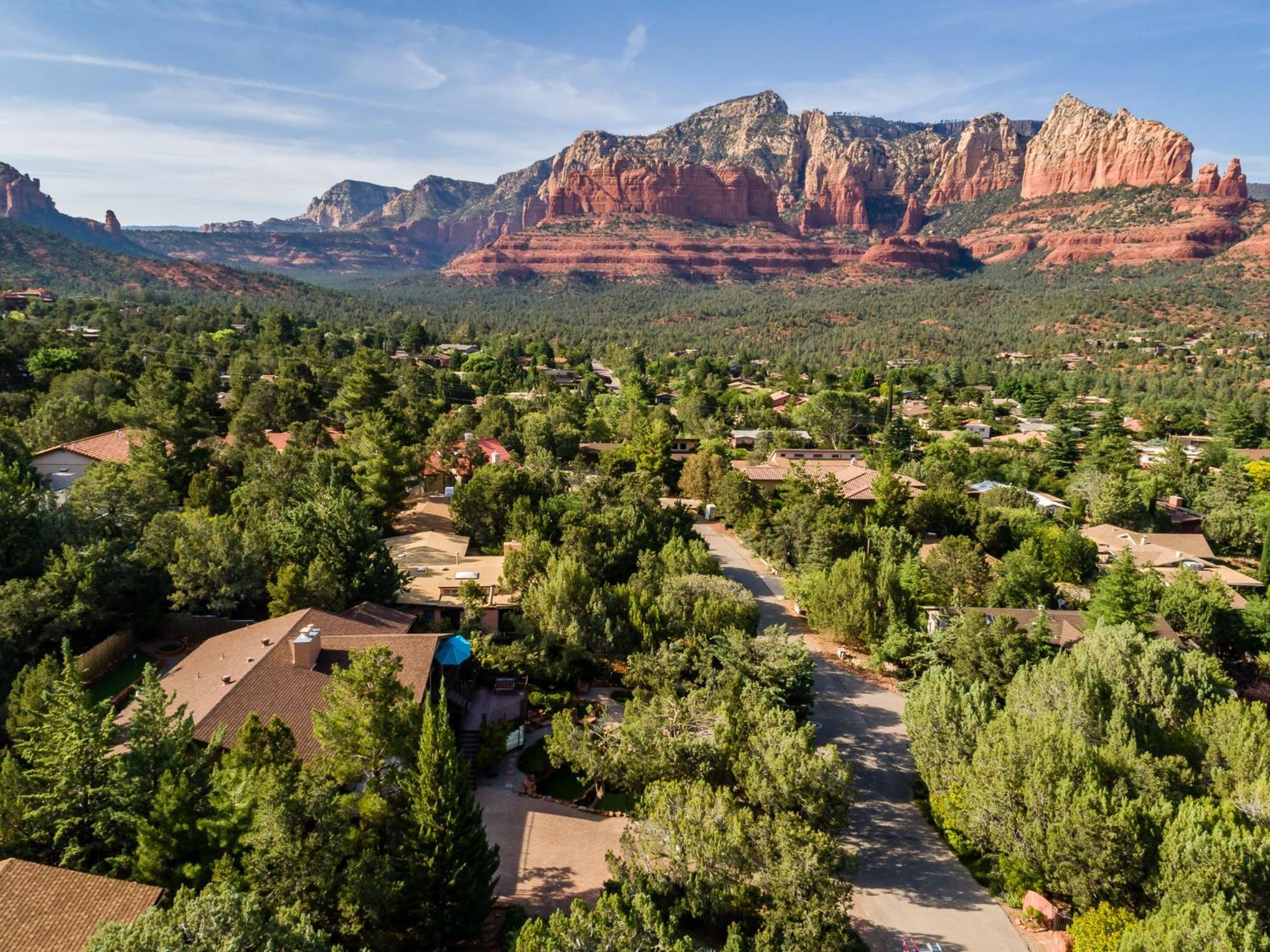 Sedona Dream Estate Offers Elevated Red Rock Views From Deck & Hot Tub Serene, Outdoor Fun! Villa Exterior photo