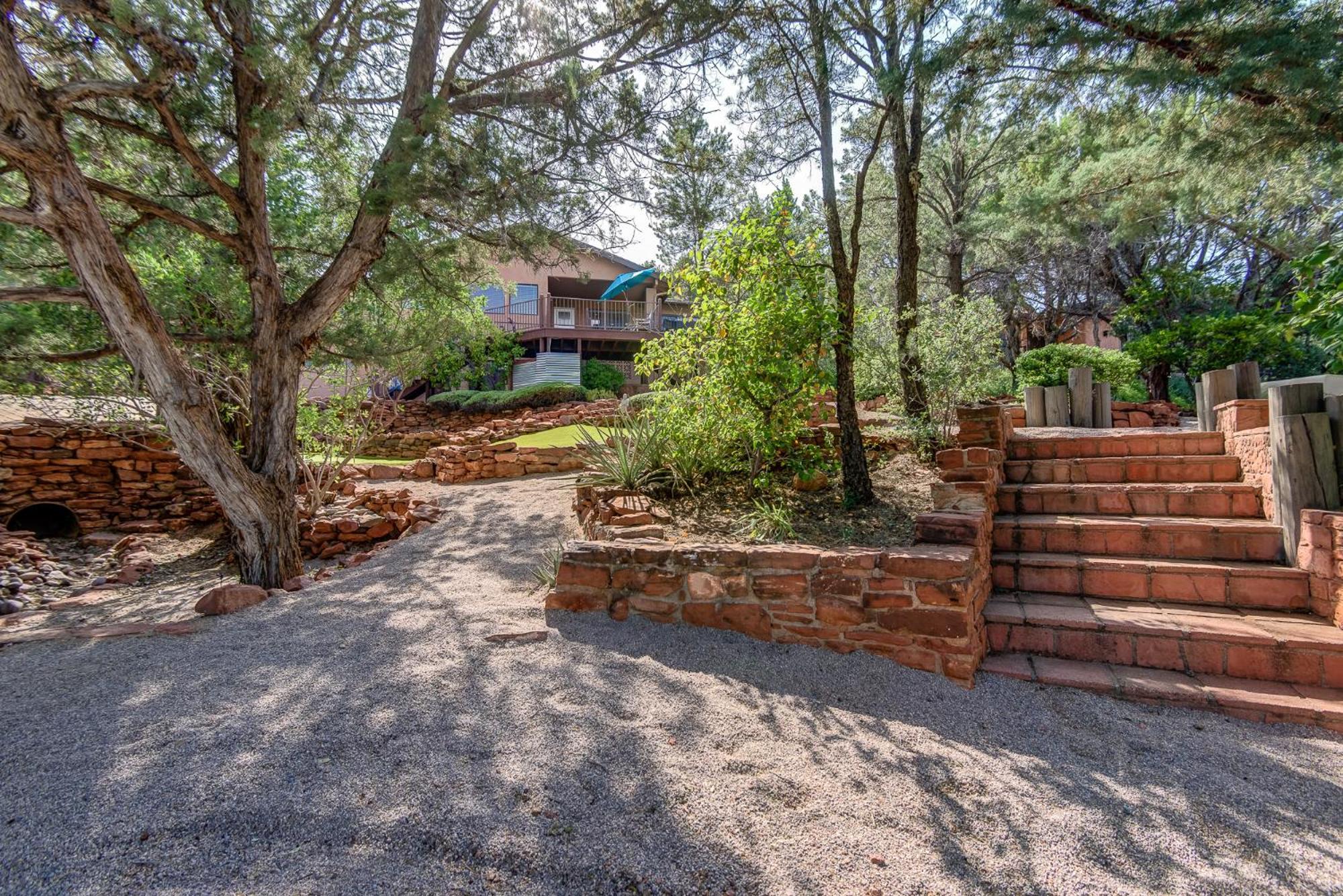 Sedona Dream Estate Offers Elevated Red Rock Views From Deck & Hot Tub Serene, Outdoor Fun! Villa Exterior photo