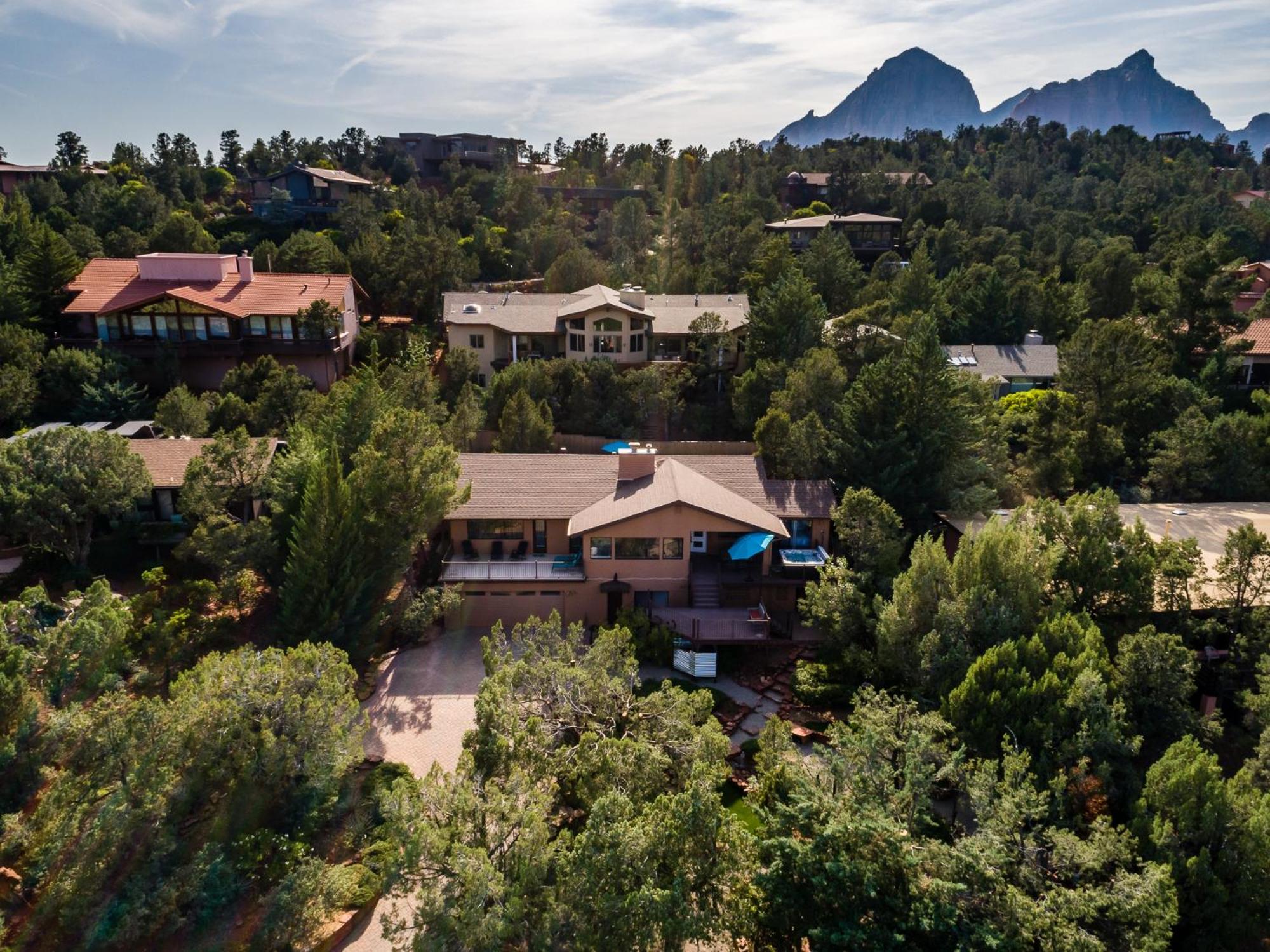 Sedona Dream Estate Offers Elevated Red Rock Views From Deck & Hot Tub Serene, Outdoor Fun! Villa Exterior photo