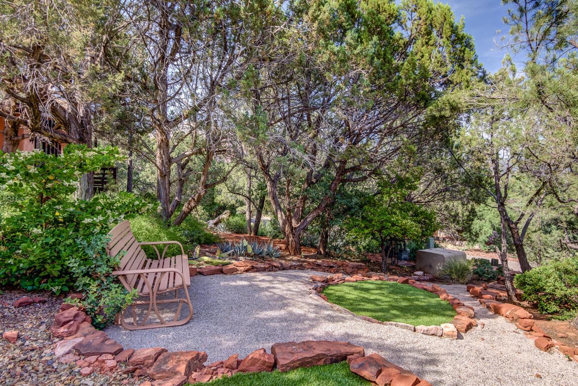 Sedona Dream Estate Offers Elevated Red Rock Views From Deck & Hot Tub Serene, Outdoor Fun! Villa Exterior photo